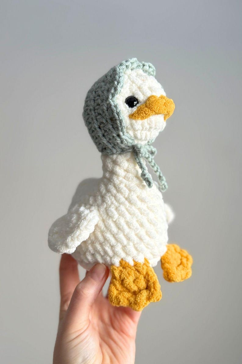 Pouty Goose Crochet Pattern